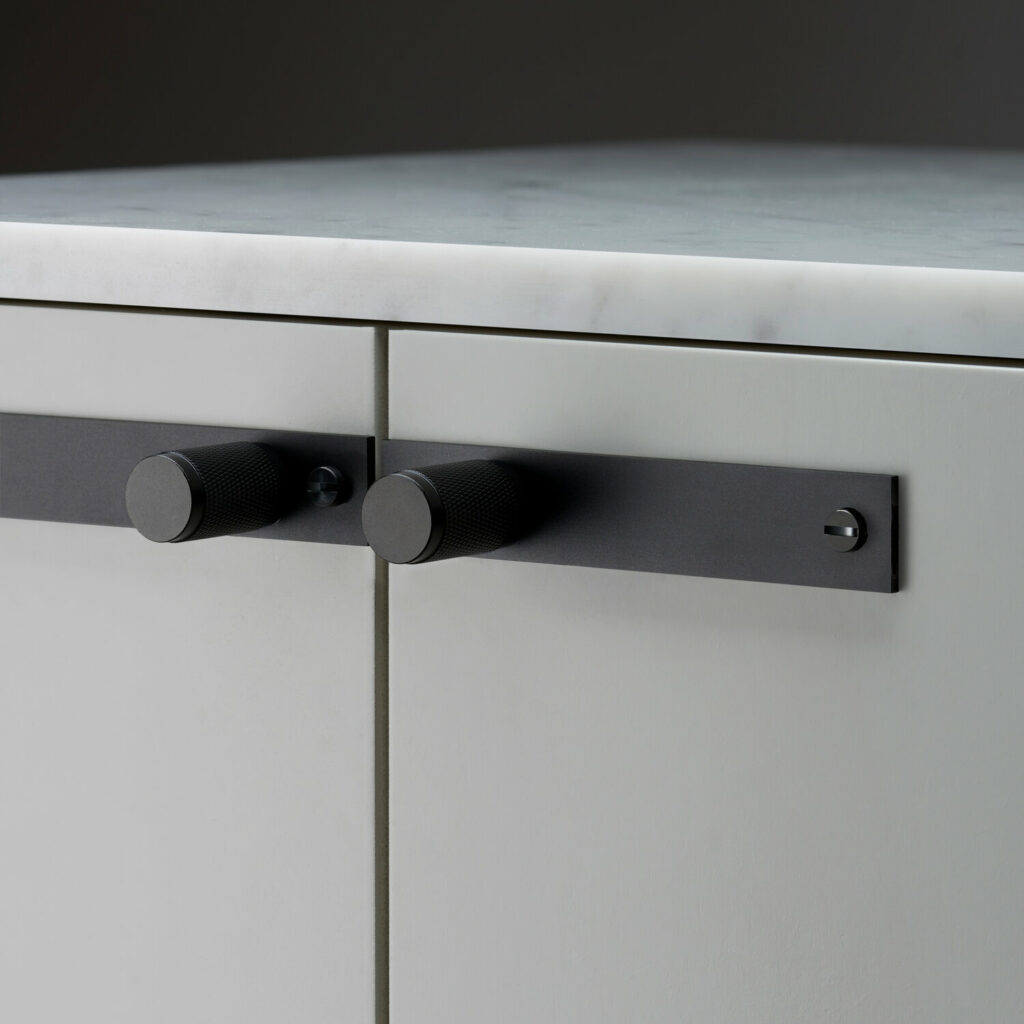 1. Furniture knob_plate_cross_black