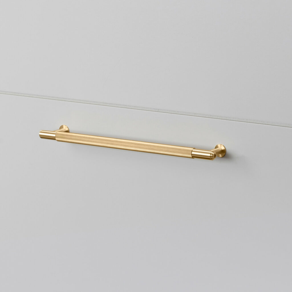 1._Pull_Bar_Medium_Linear_Brass