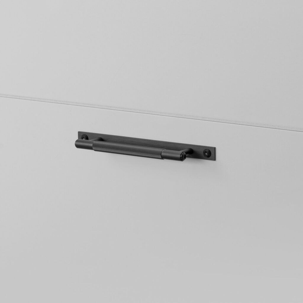 1._Pull_Bar_Plate_Small_Linear_Black
