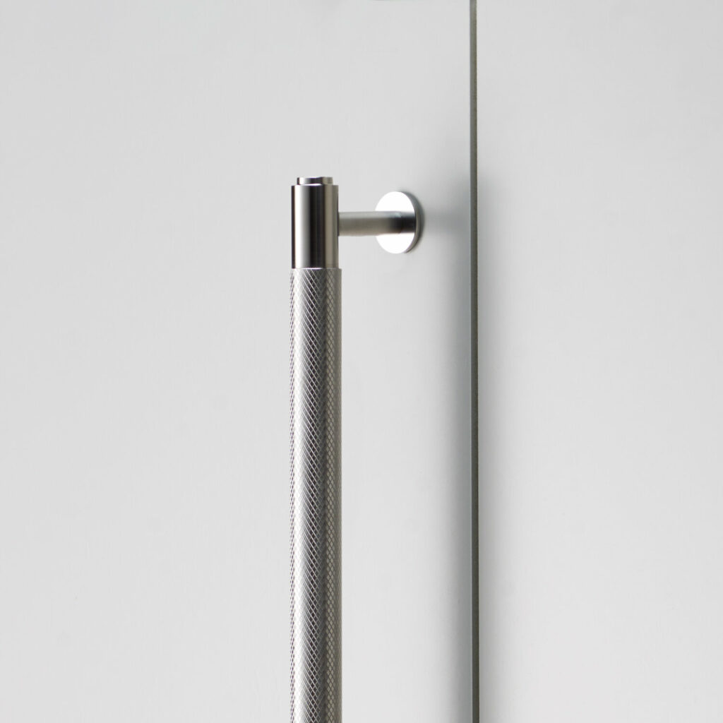 2. Closet_Bar_Steel_Detail