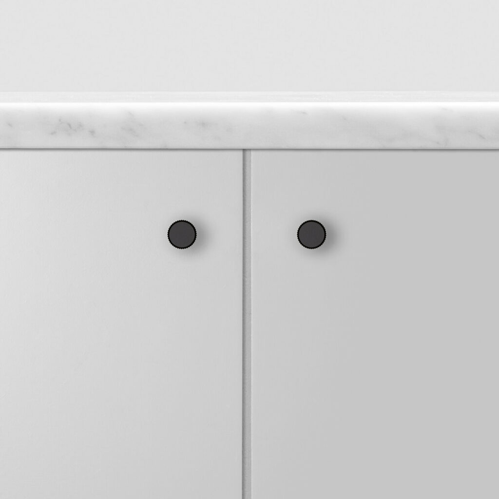 2._Furniture_Knob_Black