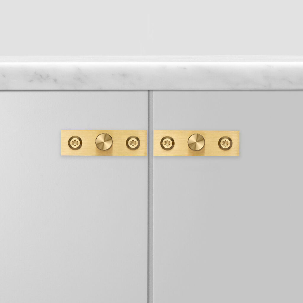 2._Furniture_Knob_Plate_Brass