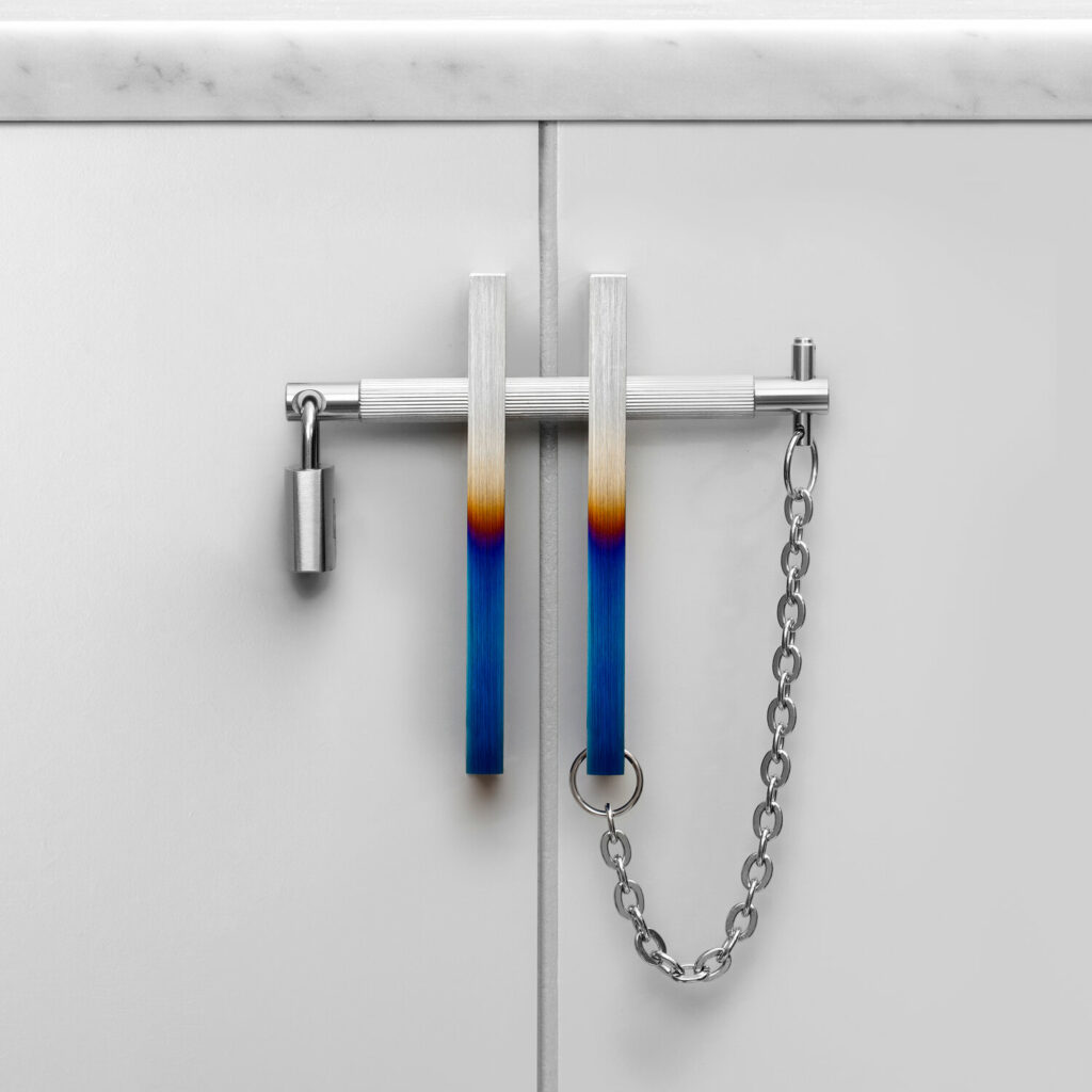 2._Precious_Bar_Burnt_Steel_Front