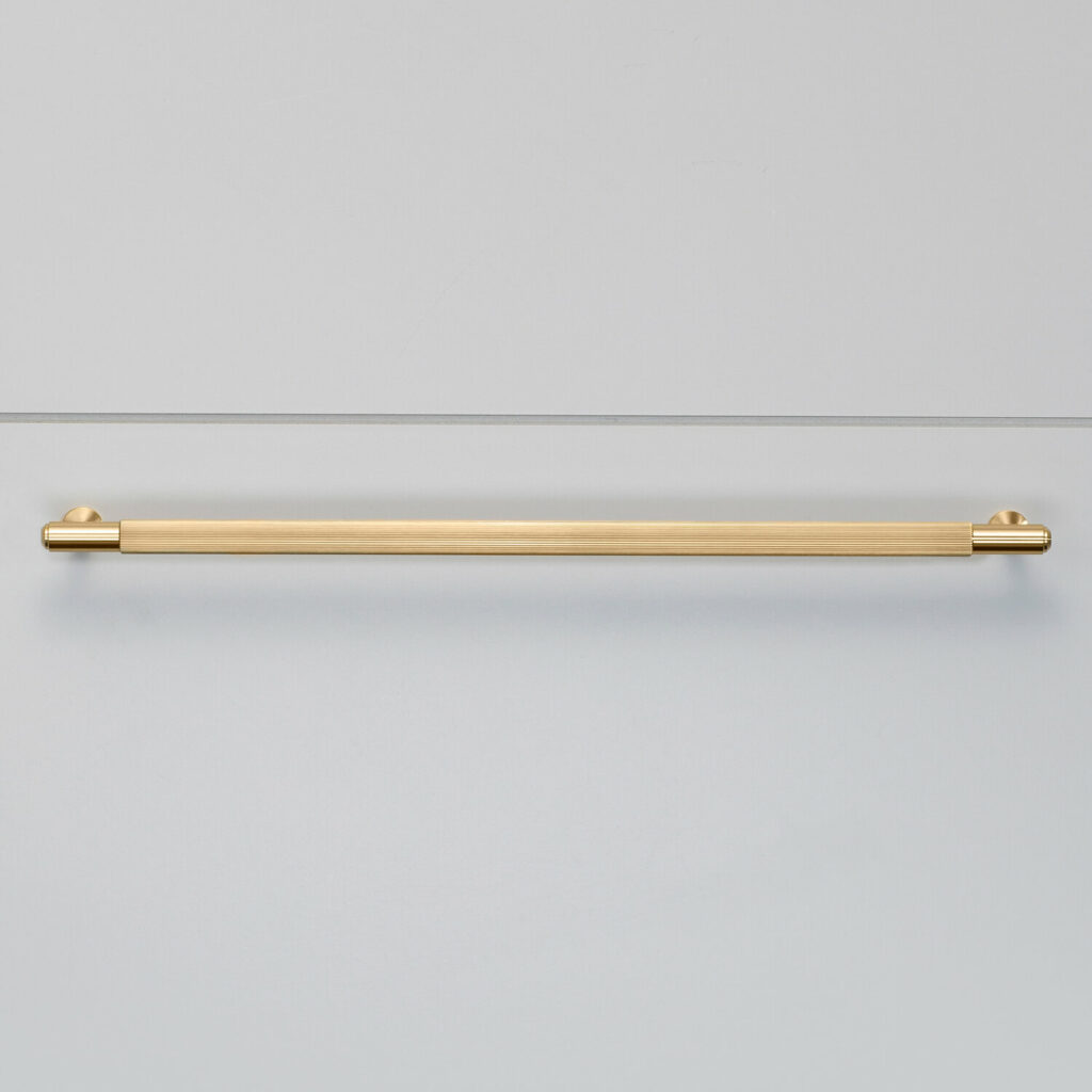 2._Pull_Bar_Large_Linear_Brass_Front