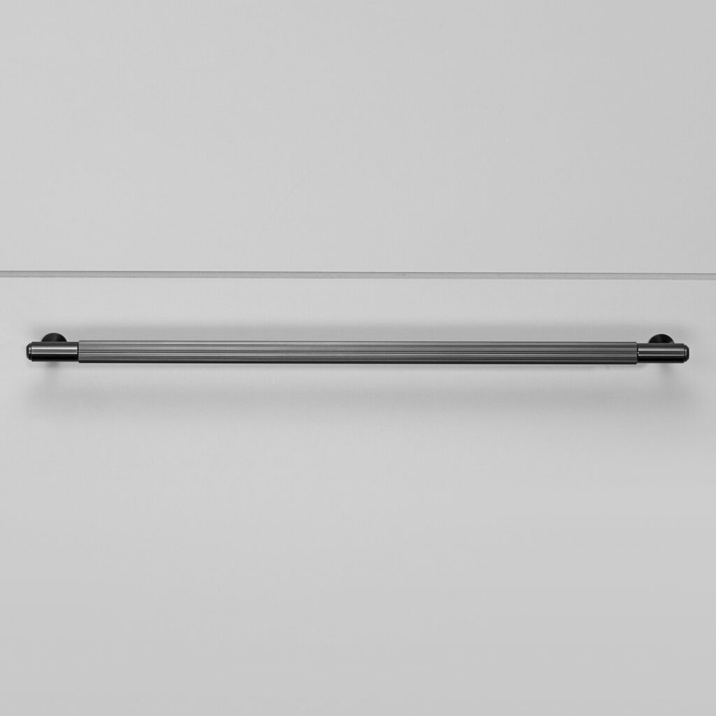 2._Pull_Bar_Large_Linear_Gun_Metal_Front