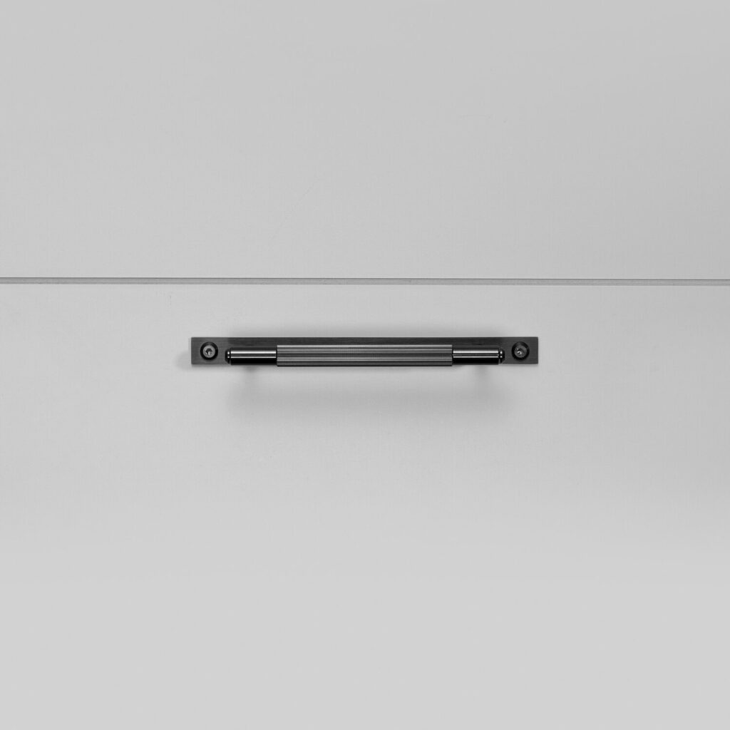 2._Pull_Bar_Plate_Small_Linear_Gun_Metal_Front