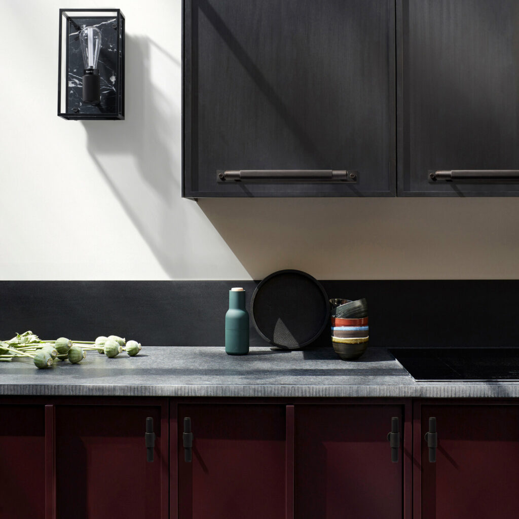 3. T-Bar_Cross_Smoked-Bronze_Lifestyle-1