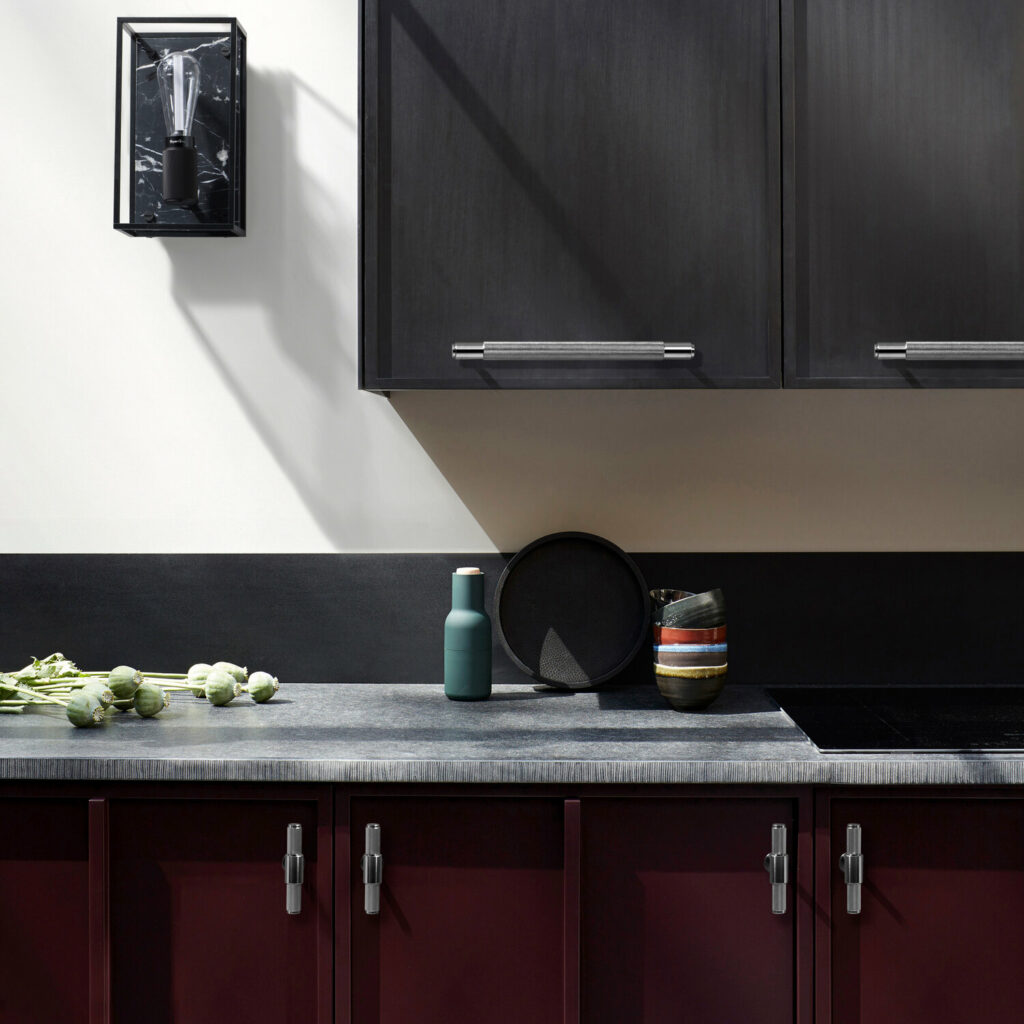 3. T-Bar_Cross_Steel_Lifestyle-1