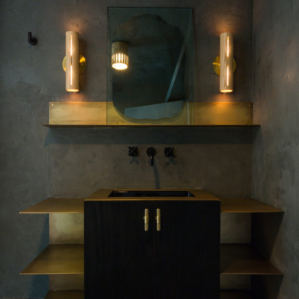 4. T-Bar_Cross_Brass_lifestyle