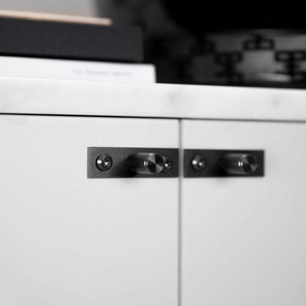 4._Furniture_Knob_Plate_Gun_Metal