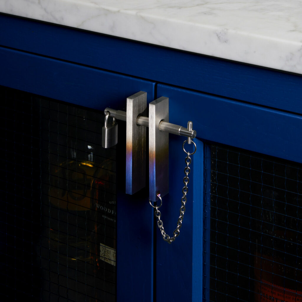 4._Precious_Bar_Burnt_Steel