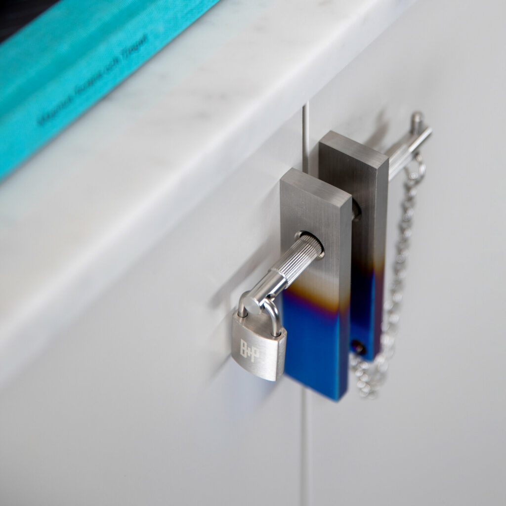 5._Precious_Bar_Burnt_Steel