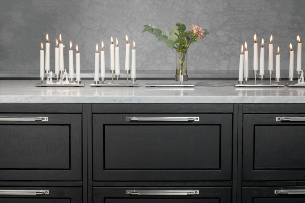 6. Pull_Bar_Plate_-_Steel_Linear_Lifestyle