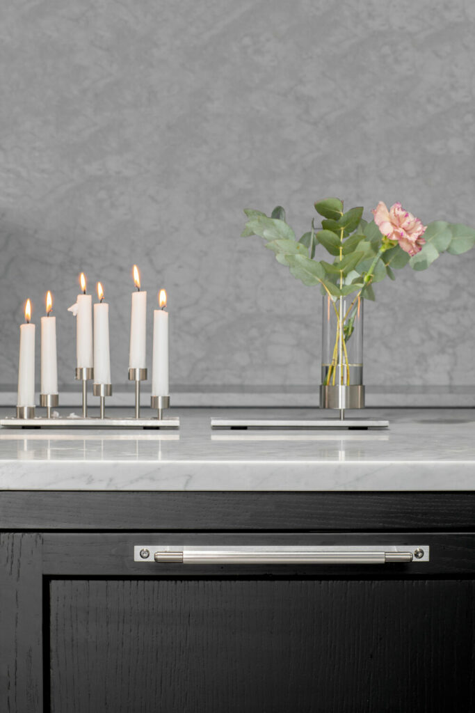 7. Pull_Bar_Plate_-_Steel_Linear_Lifestyle