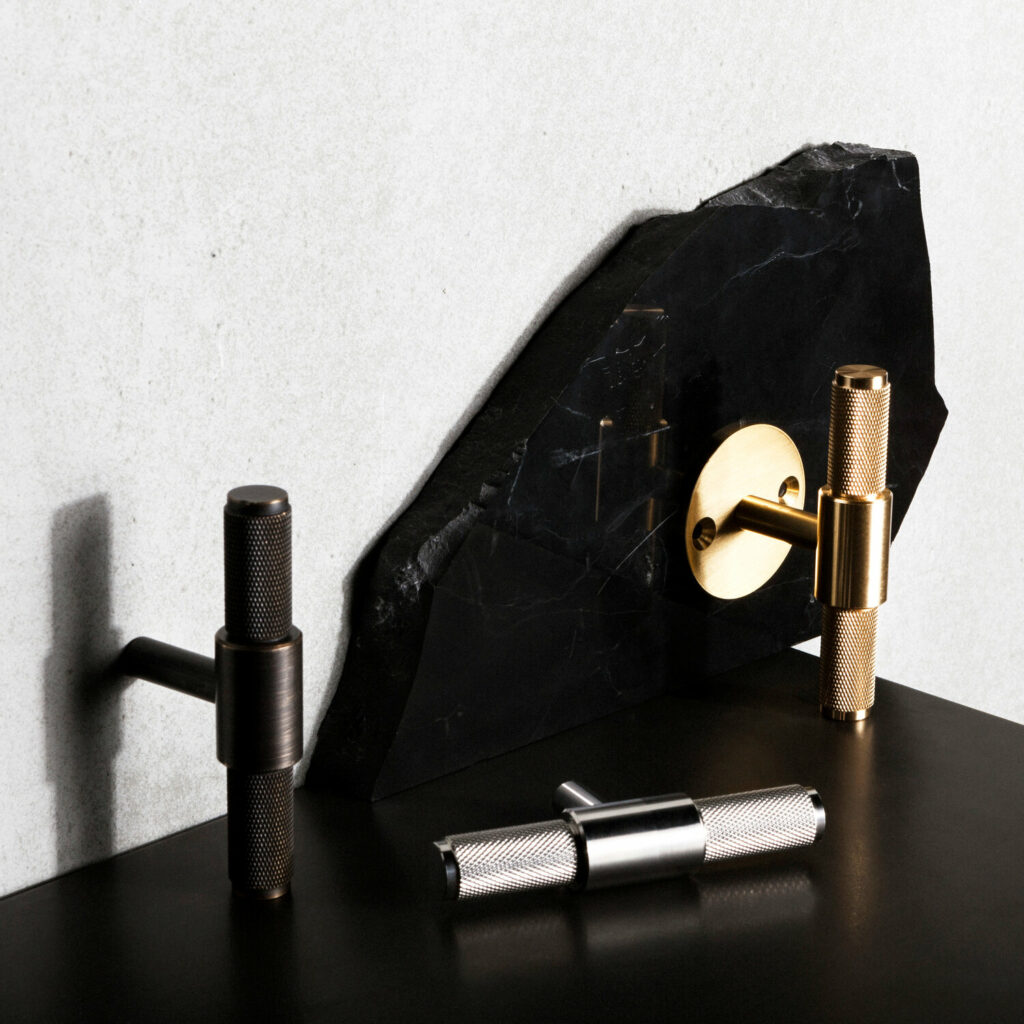 7. T-Bar_Cross_Still-Life