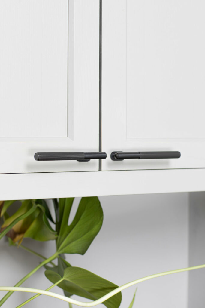 9. L_Bar_Gun-Metal_Linear_Lifestyle