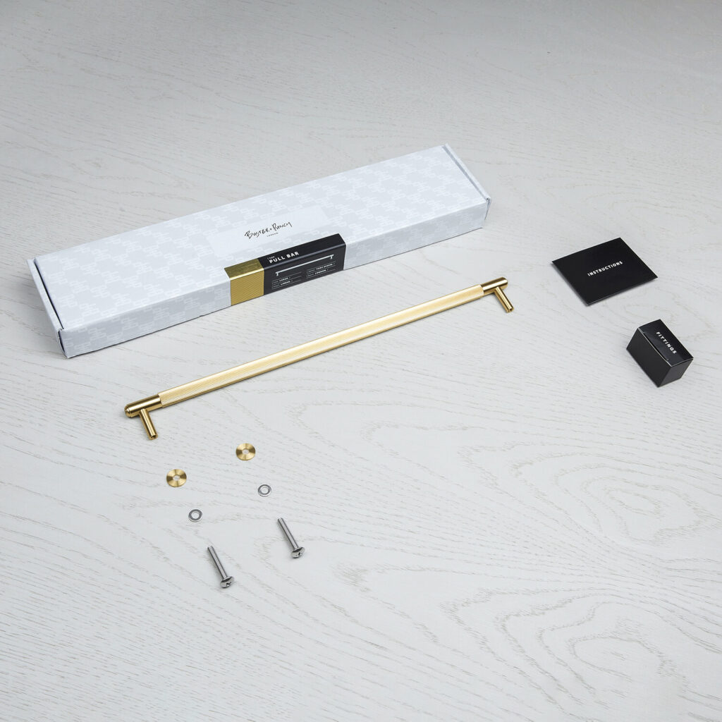B+P-Pull-Bar-Linear-Unboxing-Large-Brass-Web-Square