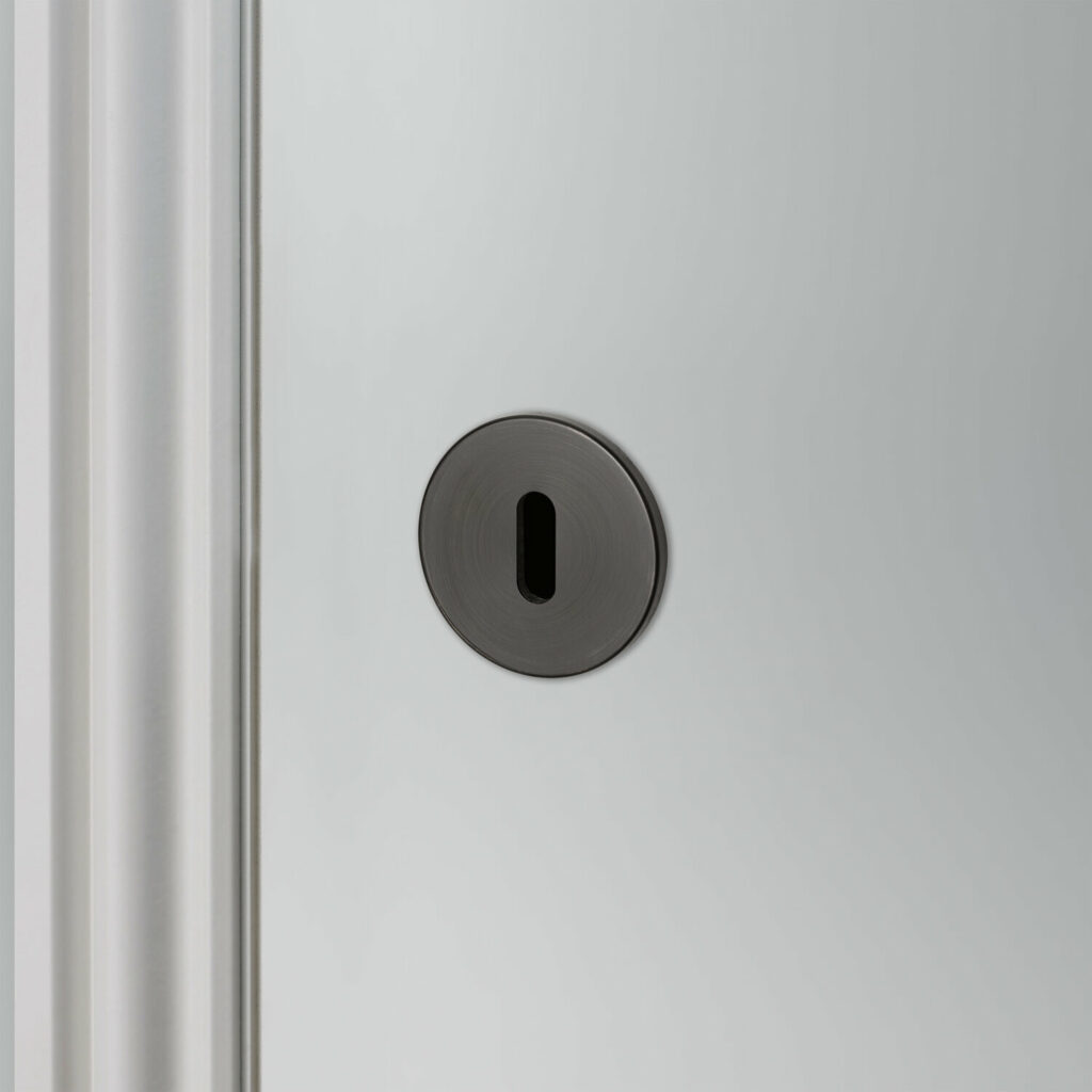 BP_Escutcheon_Traditional_51mm_Smoked_Bronze