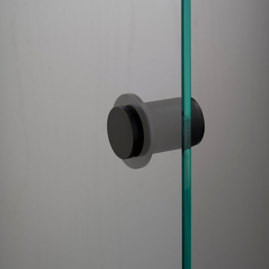 Door-knob_Fixed_Linear_Single-sided_Back_Glass_black_A2_Web