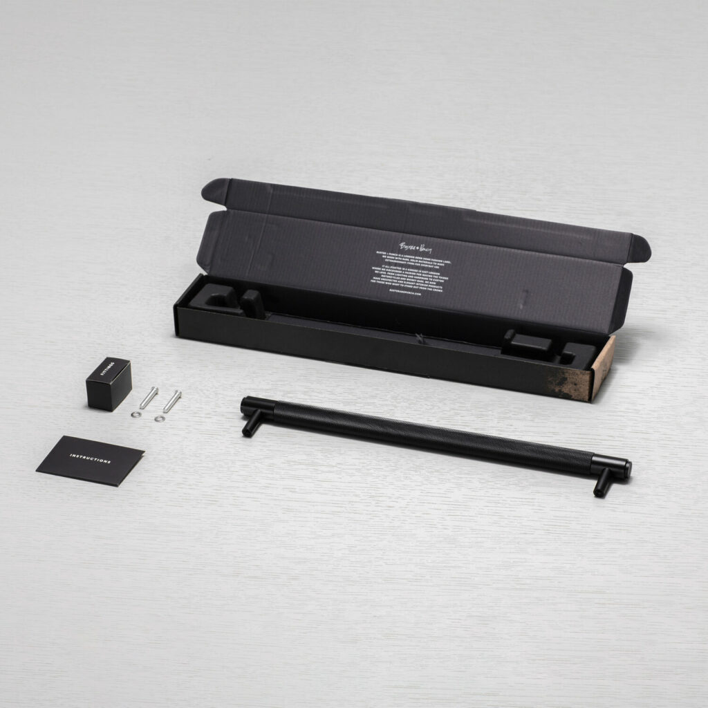 Pull-Bar-nude-large-Black-Square