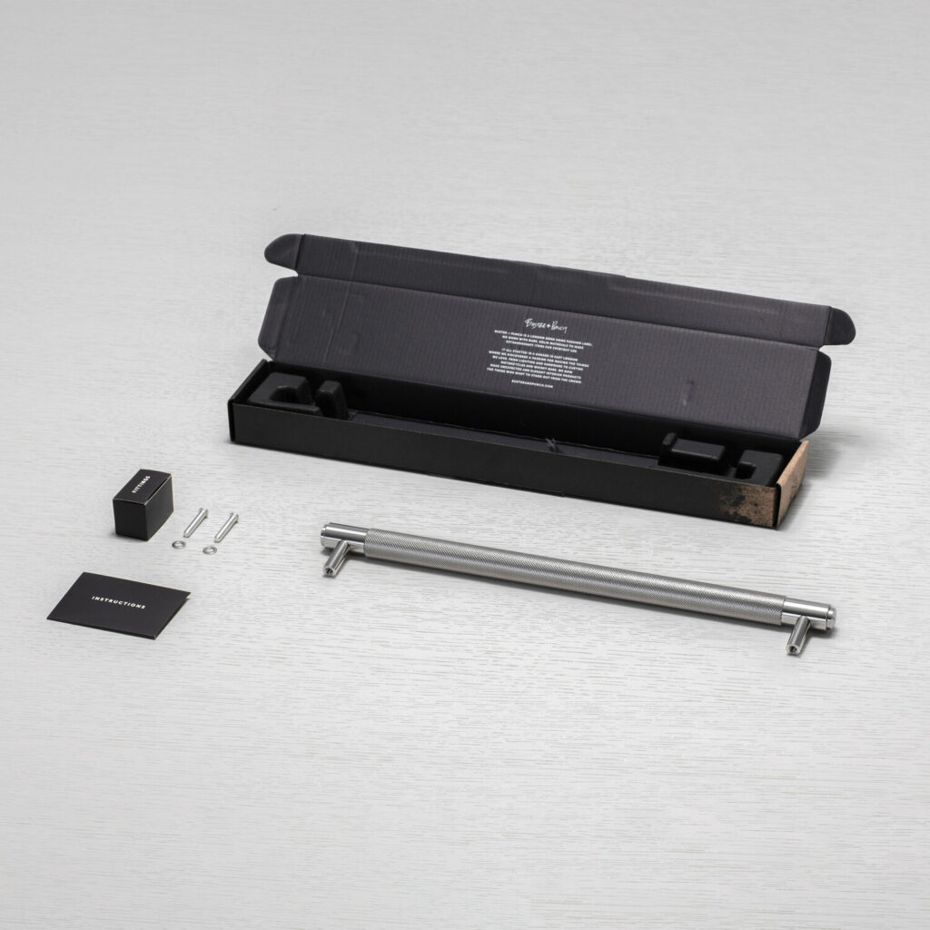 Pull-Bar-nude-large-Steel-Square