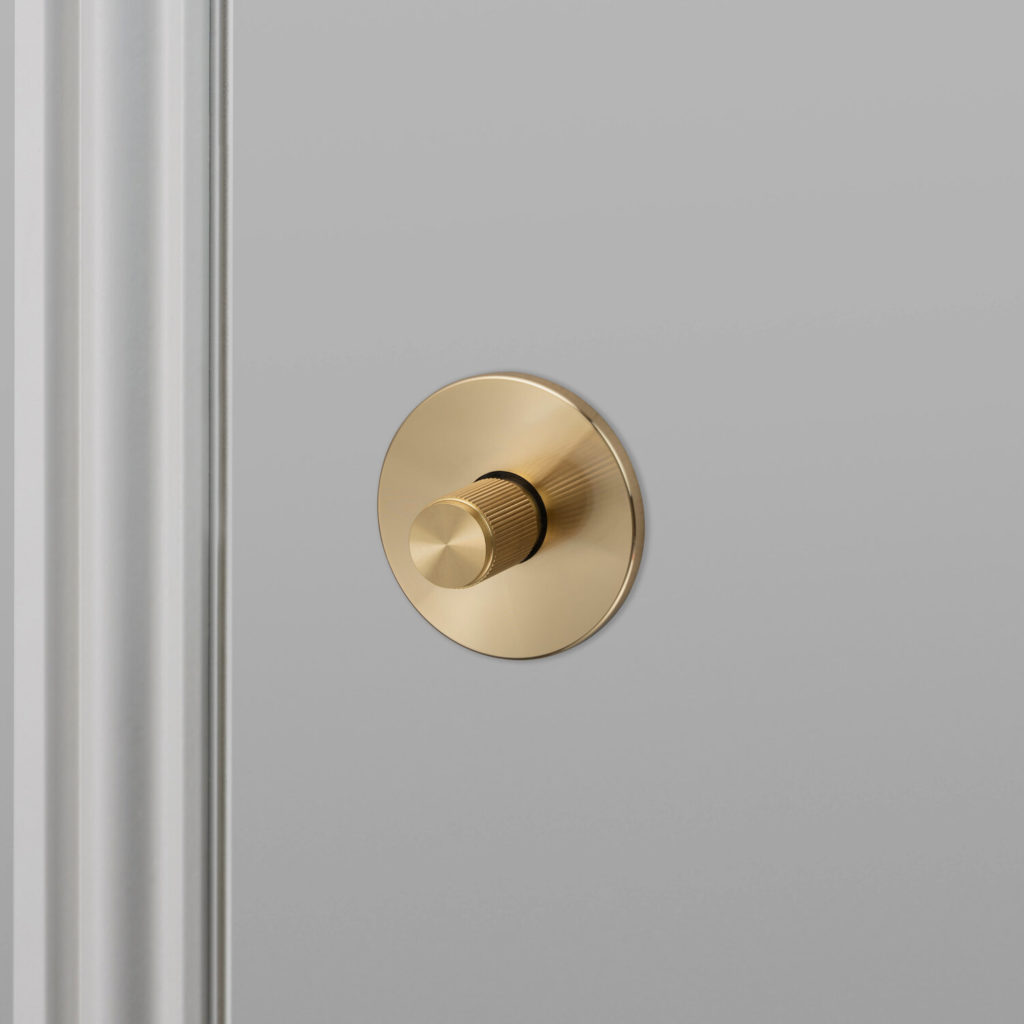 Thumbturn_Linear_Brass_Web_Square