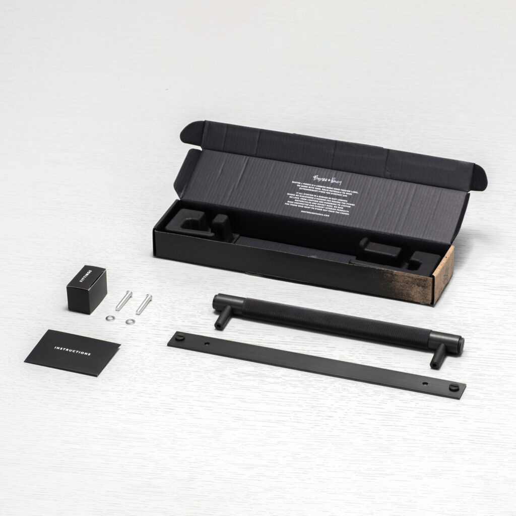 pullbar-medium-plate-smoked-bronze-square