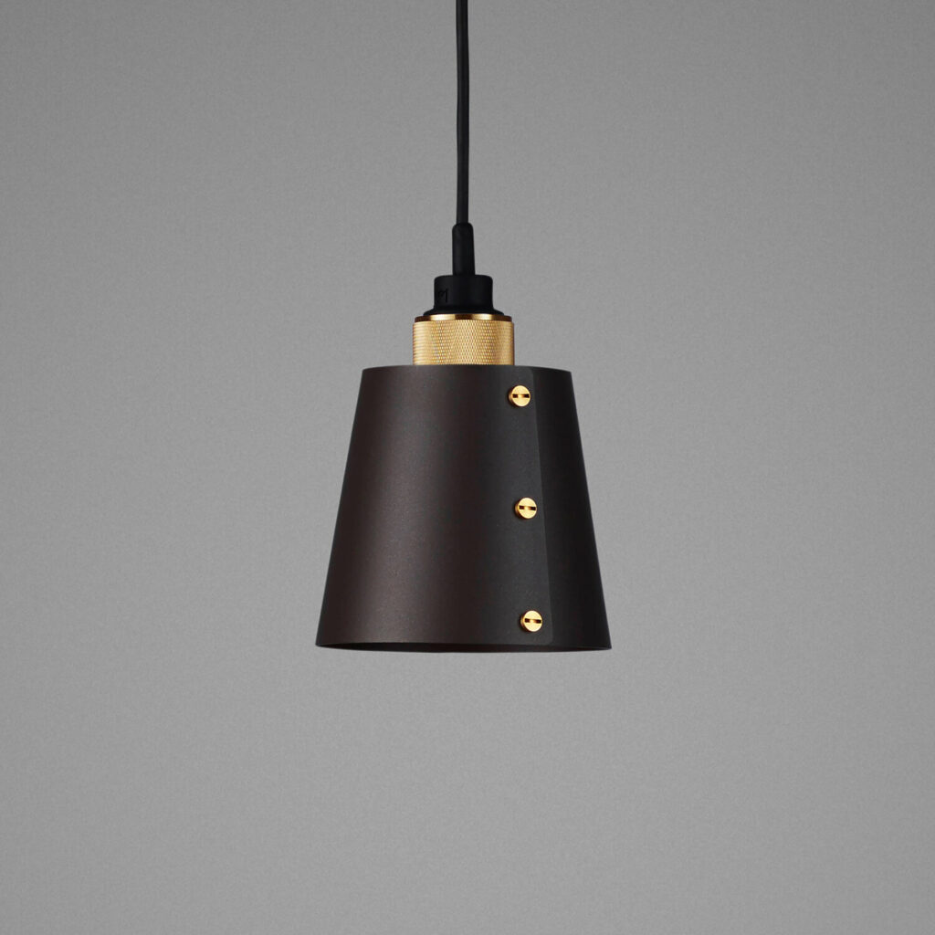 2. Hooked_1.0_Small_Graphite_Brass_Detail