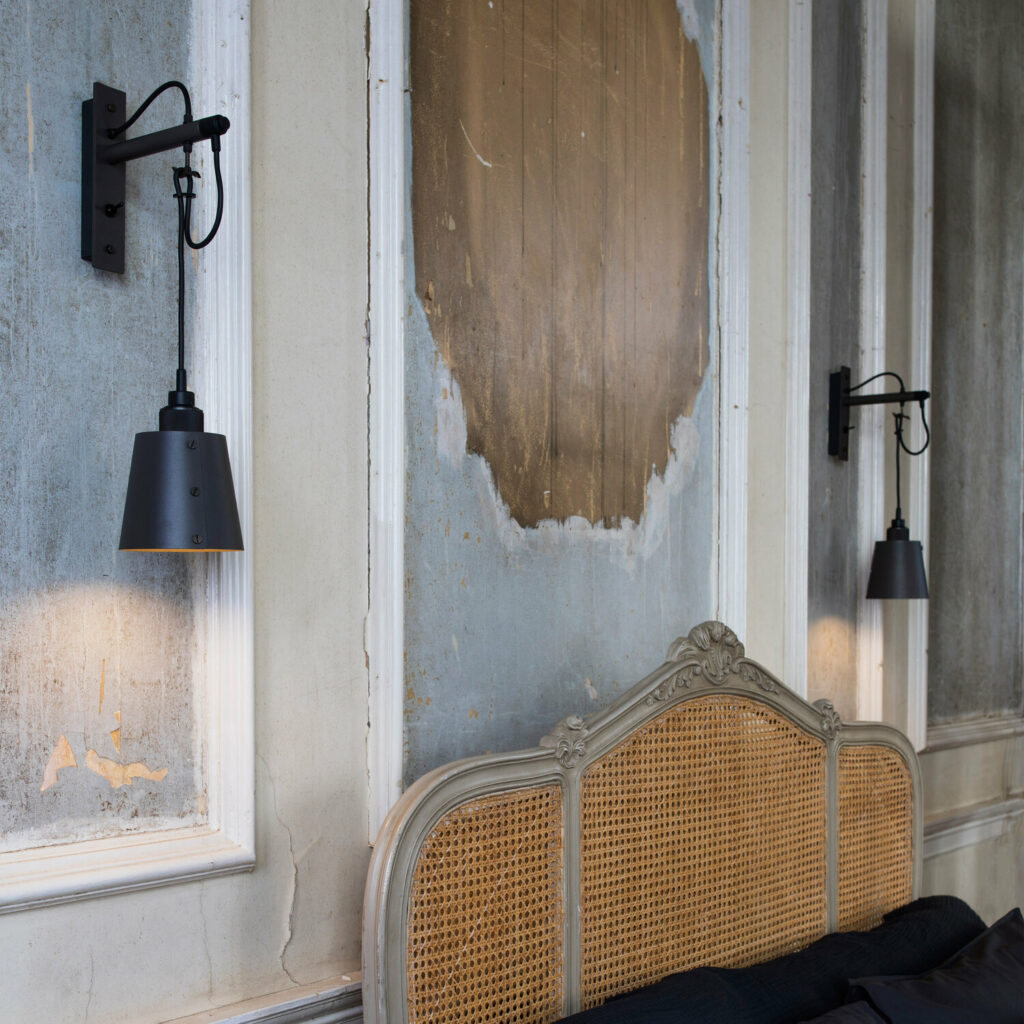 2. Small_Shade_Graphite_Lifestyle