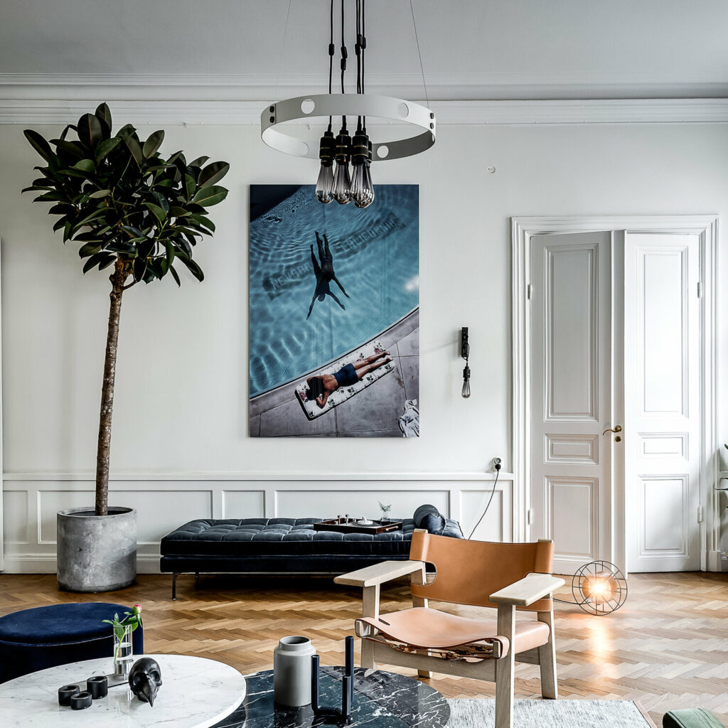 4. Hero_Light_Stone_Smoked_Bronze_Lifestyle-1