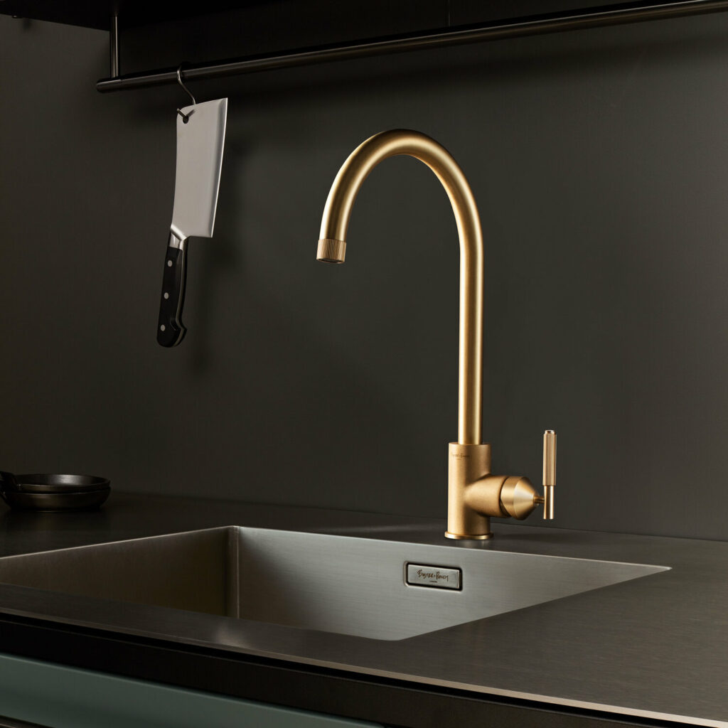 BP_Kitchen_Tap_Linear_Brass_LC_21-2_Web