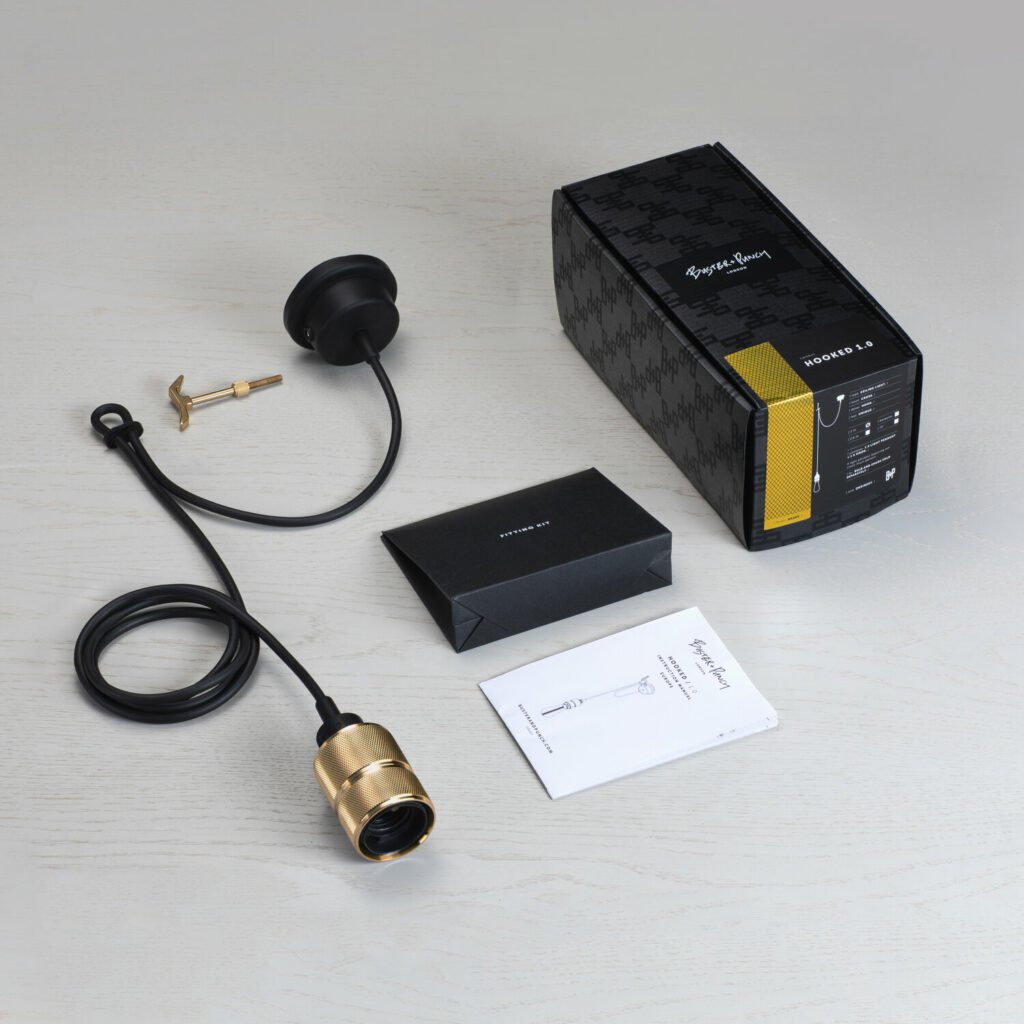 Buster+Punch_Hooked_1.0_unboxing_brass_square