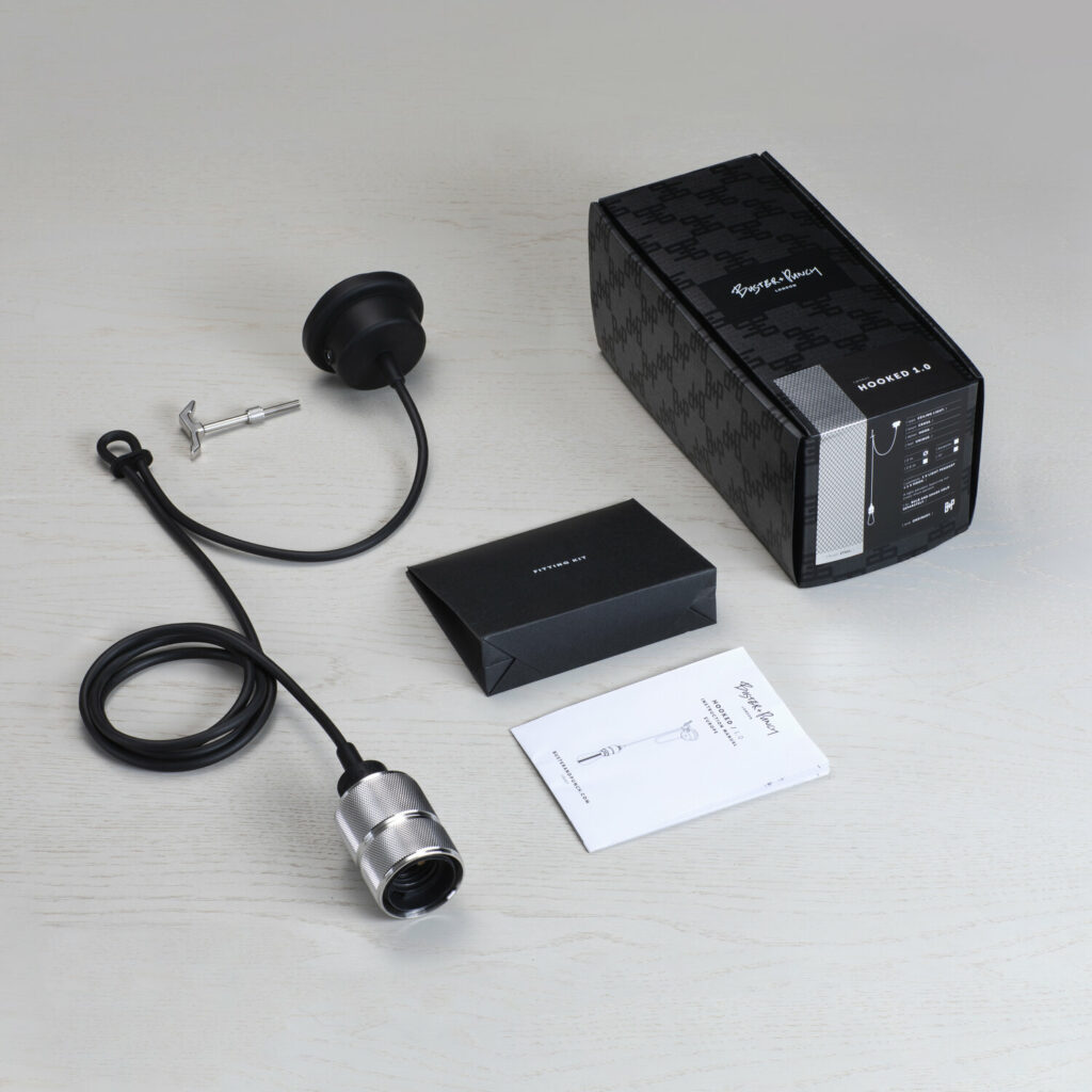 Buster+Punch_Hooked_1.0_unboxing_steel_square