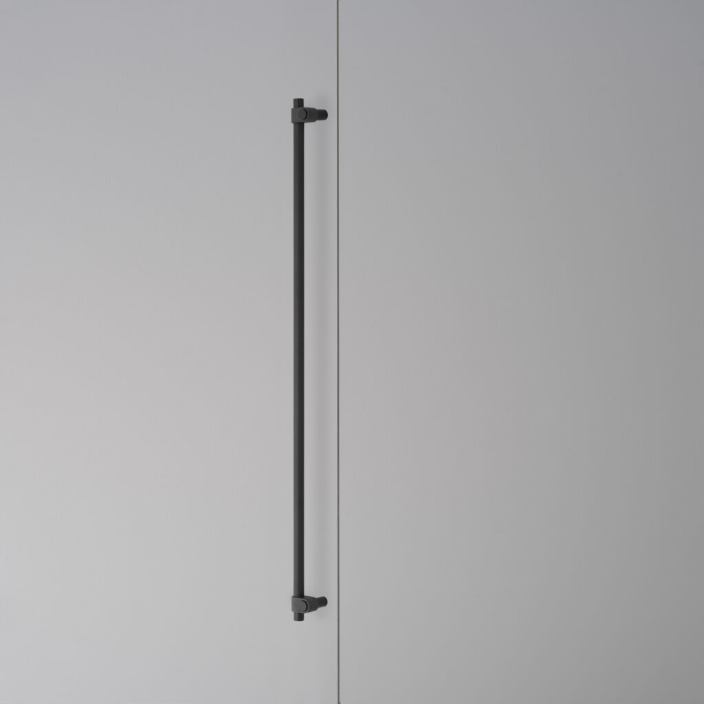 BP_Cast_Closet_Bar_Black_Main
