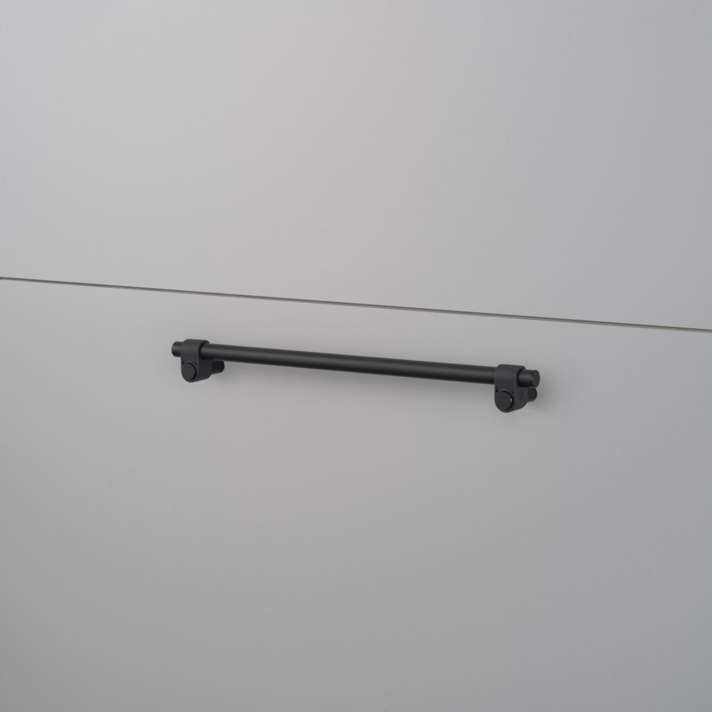 BP_Cast_Single_Pull_Bar_Large_Black_main