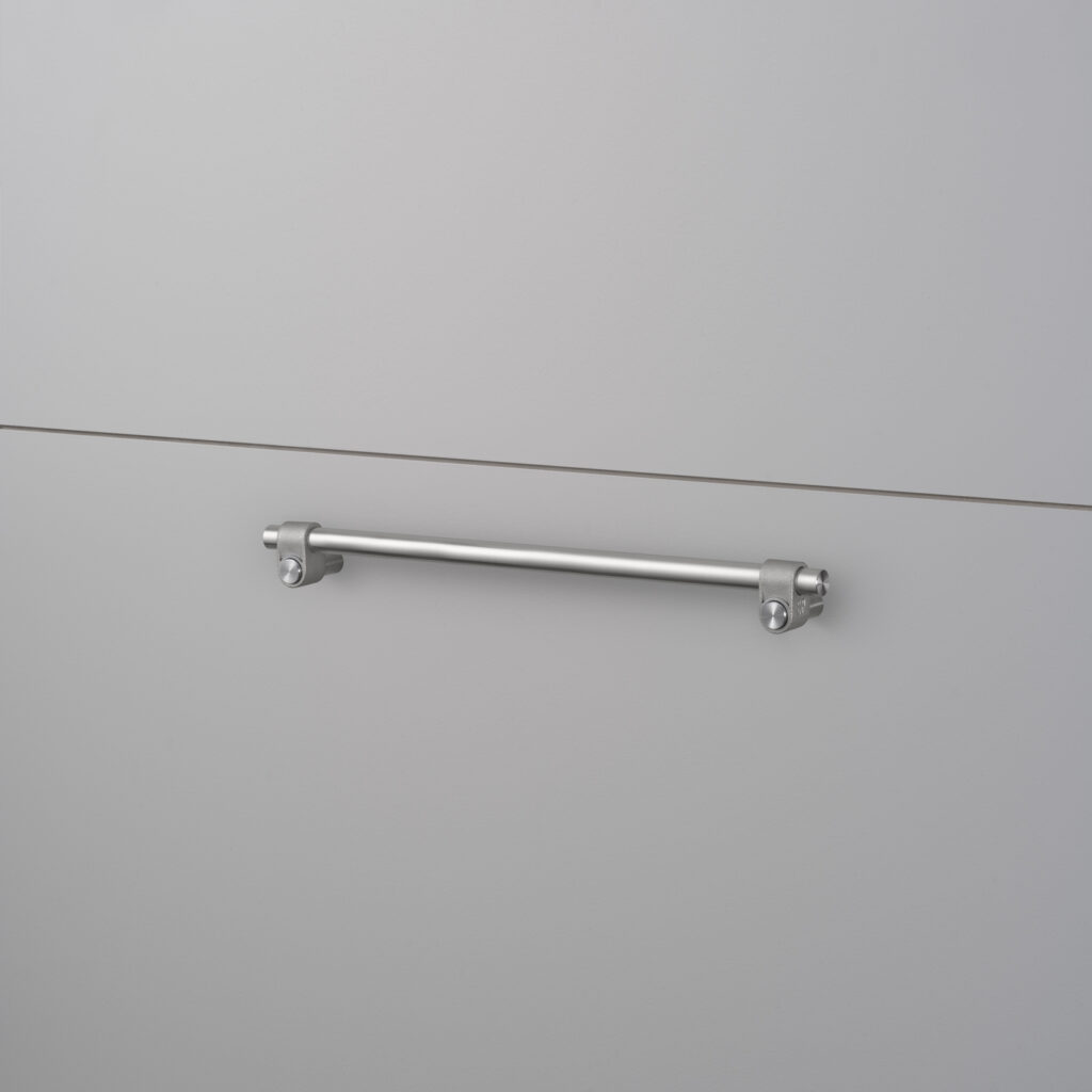BP_Cast_Single_Pull_Bar_Large_Steel_main