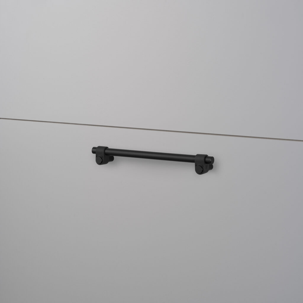 BP_Cast_Single_Pull_Bar_Medium_Black_main
