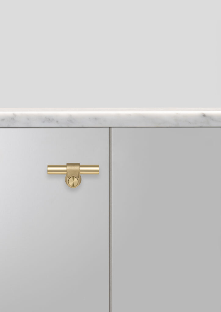 BP_Cast_T-Bar_Brass_FE_Horizontal