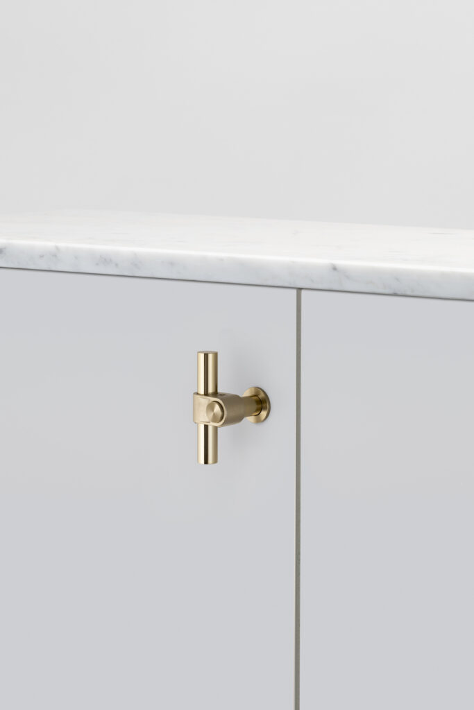 BP_Cast_T-Bar_Brass_main