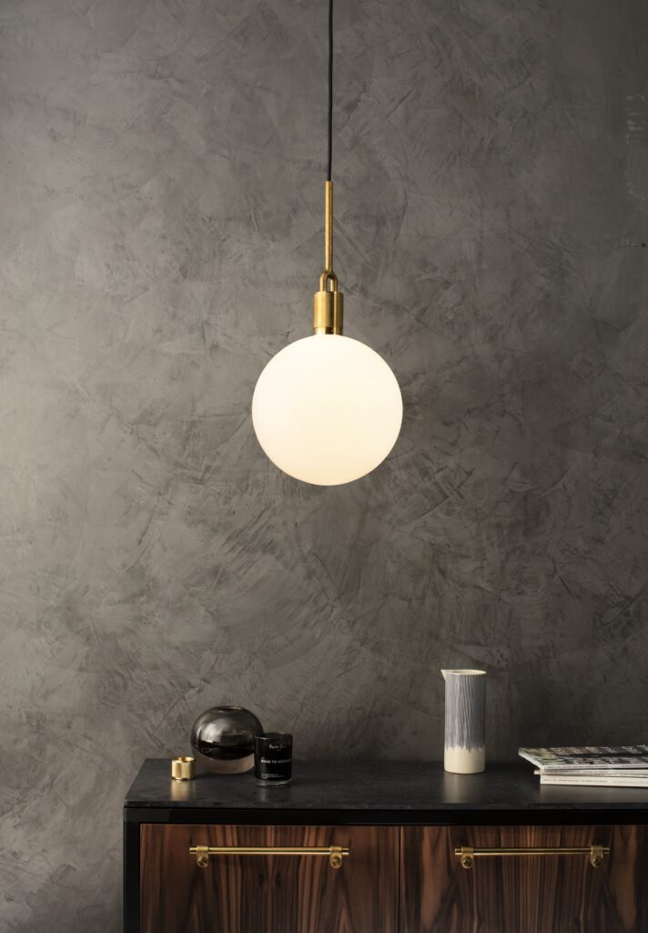 BP_Living_Room_A_LC_21_2_L_Globe