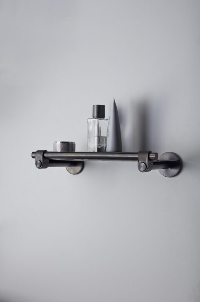 BP_Bathroom_A_Cast_Shelf_LC_21_2_no_mirror