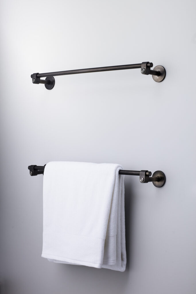BP_Bathroom_A_Cast_Towel_Rail_LC_21_1