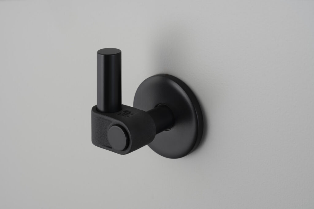 BP_Cast_Hook_Black_Detail