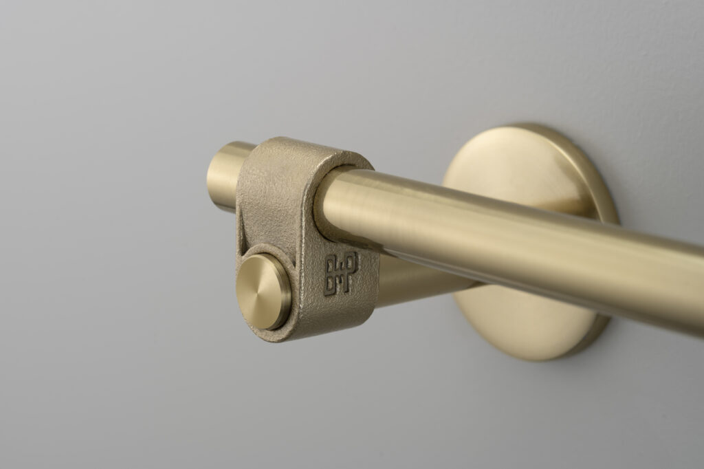 BP_Cast_Toilet_Roll_Holder_Brass_Detail