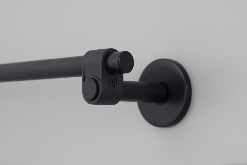 BP_Cast_Towel_Rail_Black_Detail
