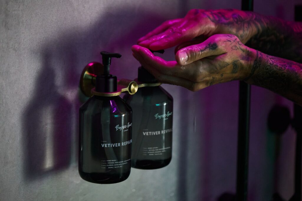 BP_House_of_Buster_Bathroom_03-min