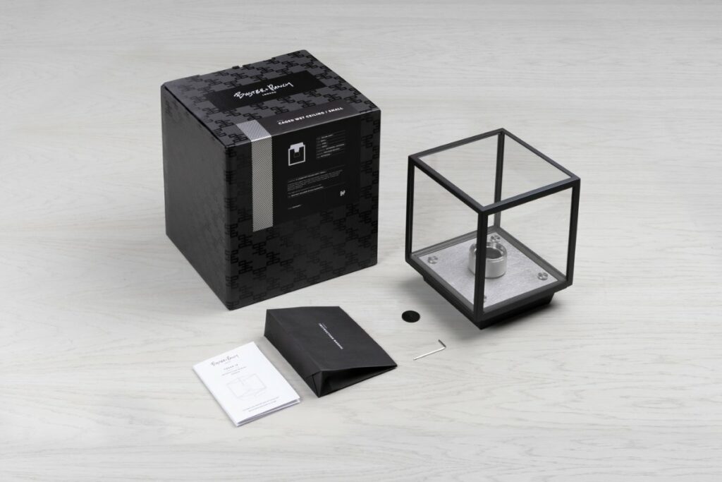 Caged_Wet_Ceiling_Alumimium_Unboxing_V1