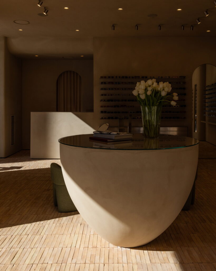 Fine-grained clay finishing plaster TerraVista for the Lipari eyewear boutique in Palermo designed by Vincenzo Pecoraro